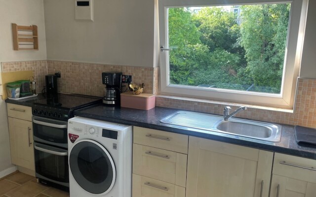 Cosy 1-bed Flat, Family Friendly, Free Parking