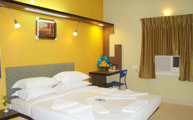 Grand Bee Hotel