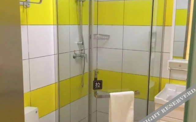 7Days Inn Chain Hotel (Tianjin Jixian Drum Tower Dule Temple)