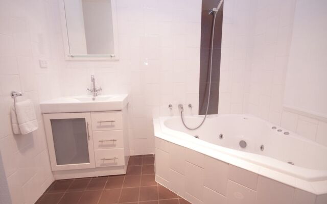 Anchorage Seafront Hotel