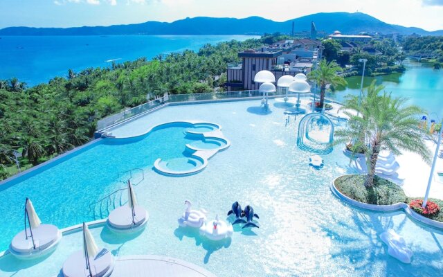 Hualuxe Sanya Yalong Bay Resort