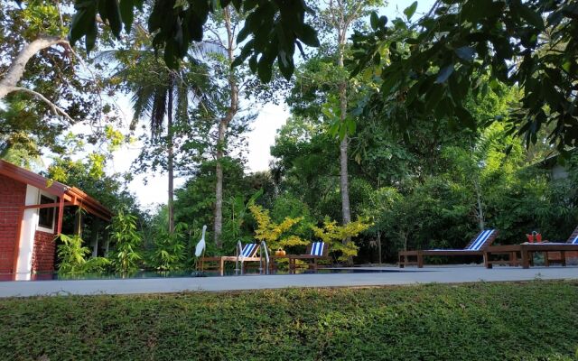 Sigiriya Cashew Palace Resort