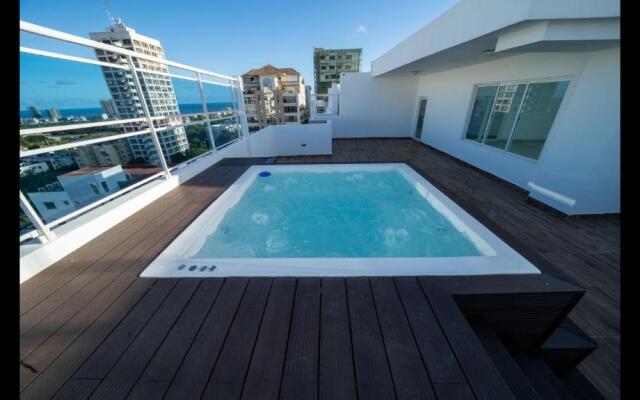 Sdq, Gym, Pool, 1br 2B, Downtown F7