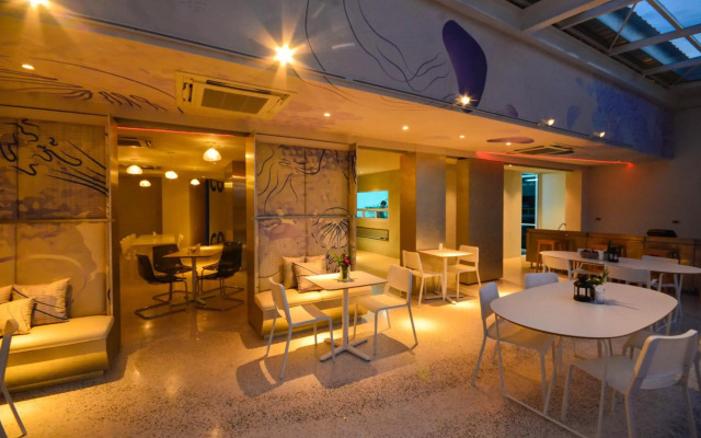 Comet Hotel Suratthani