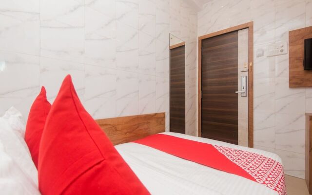 OYO 17202 Hotel Indore