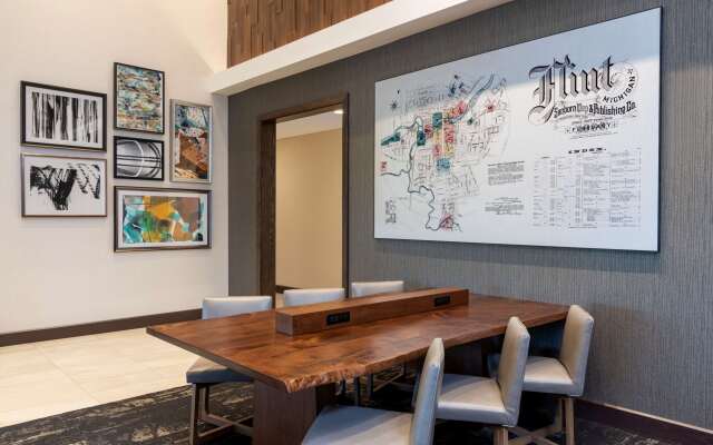 Hyatt Place Flint / Grand Blanc