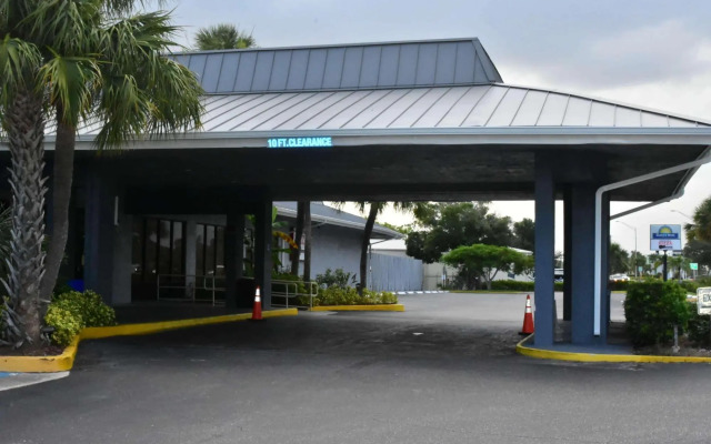 Ramada Stuart
