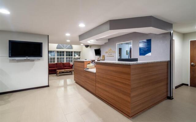 Microtel Savannah Pooler