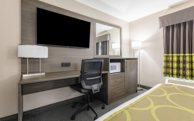 Super 8 by Wyndham Prince Albert