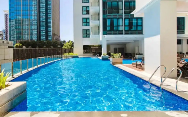 Luxury Upscale Retreat in Uptown Bgc, Metro Manila