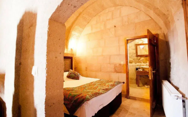 Monte Cappa Cave House