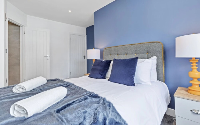 Right On : Bright On Apartment 1F | By My Getaways
