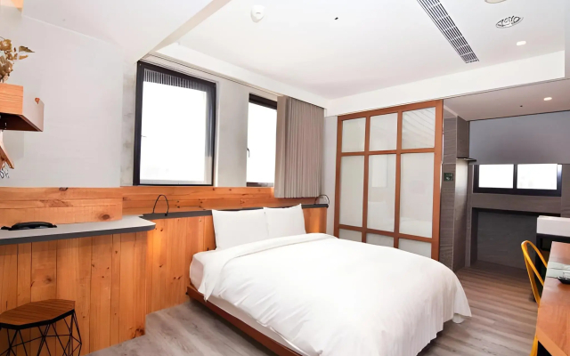Central Land Hotel