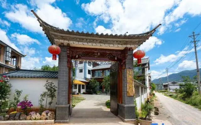 Shaxi Qingshuiqiao Yayuan Shunyuan B&B (North Guzong Lane)