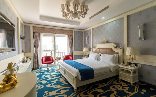 Hotel Mechi Crown