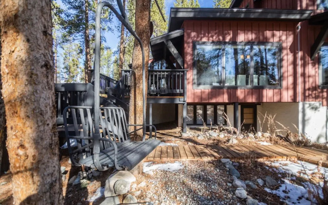 Red Feather 5 Bedroom Home by Redawning