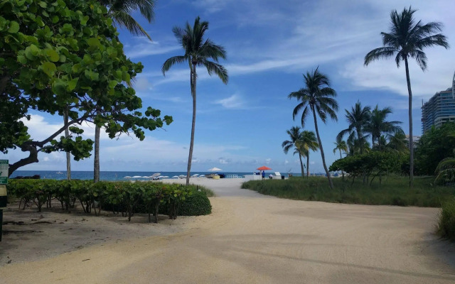 Beach Haus Bal Harbour