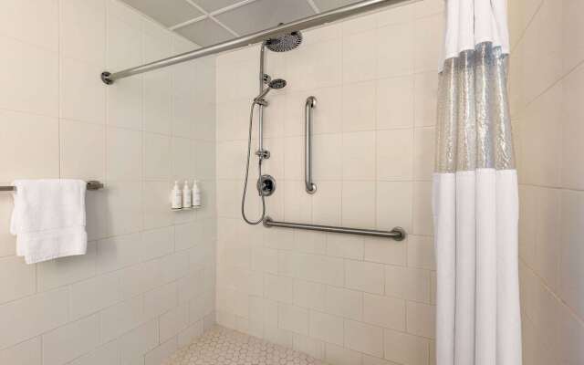 Howard Johnson by Wyndham Ocean City Oceanfront