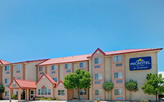 Microtel Inn & Suites by Wyndham Albuquerque West