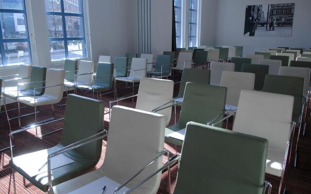 Holiday Inn Express London City by IHG