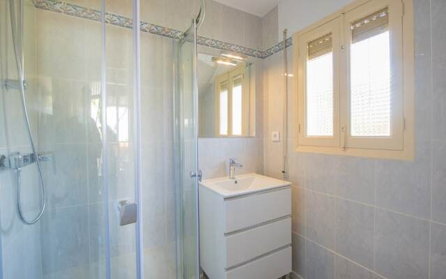 Villa - 6 Bedrooms with Pool and WiFi - 105023