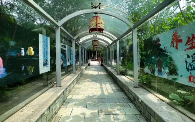 Gaizhou Yujingshan Hot Spring Garden Hotel