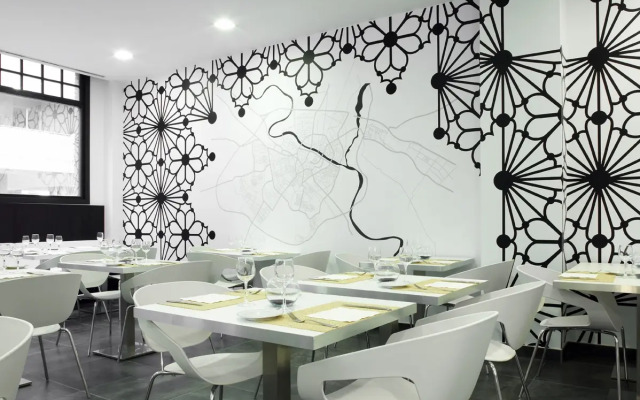 Hotel ILUNION Romareda