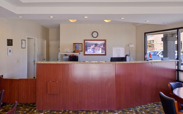 Starlight Inn & Suites Motel 29 Palms Joshua Tree National Park