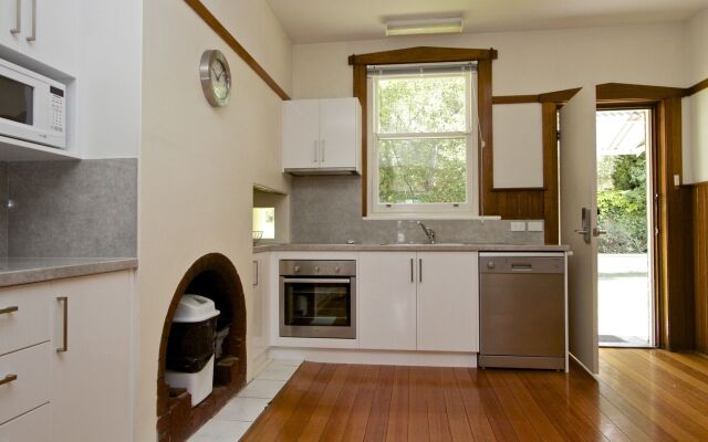 Grosvenor Court Apartments Hobart
