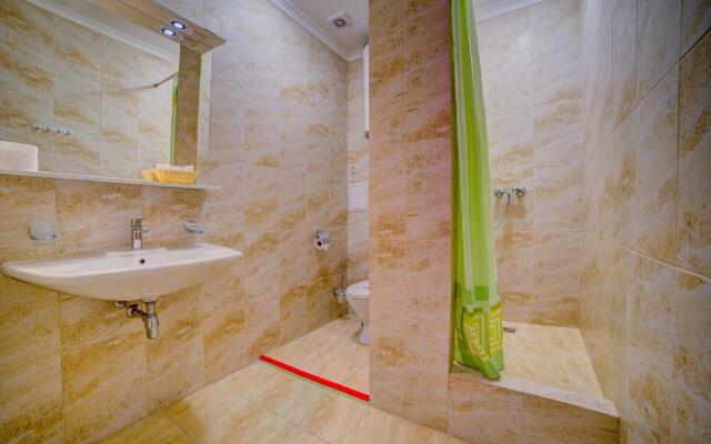 Azor Hotel