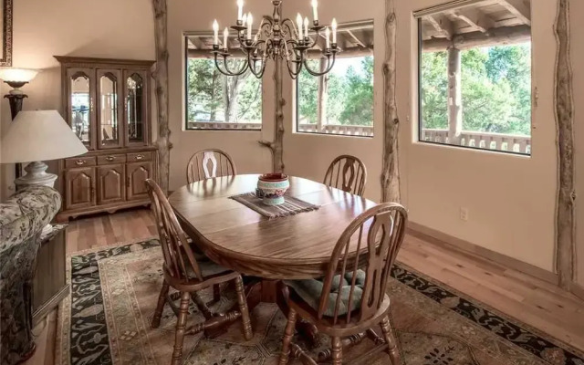 White Mountain Paradise - Four Bedroom Cabin