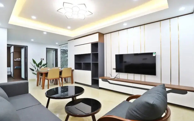 Xuan La Apartment