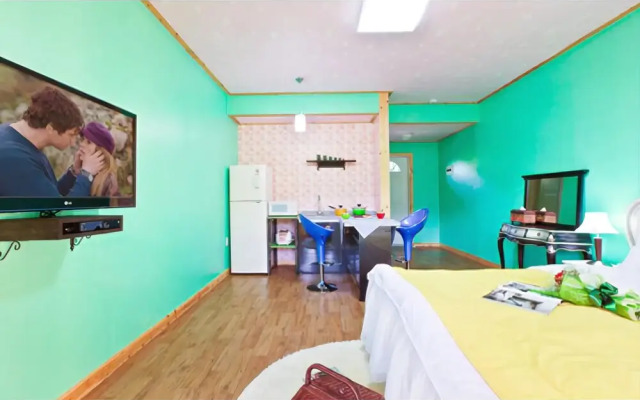 Yangyang hwansangeui seong pension