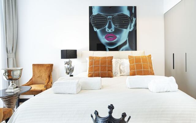 Waves - The Suite Dubai Luxury Studio Waterfront Living