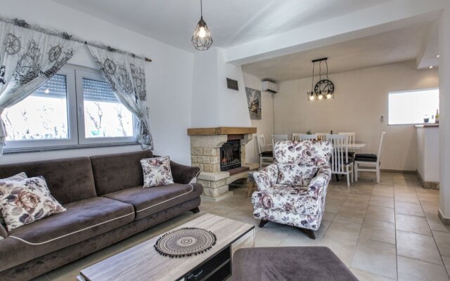 Secluded Holiday Home in Cesarica, Karlobag Near the Sea