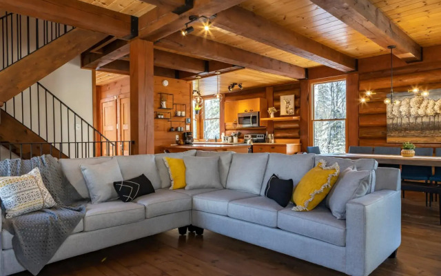 4-Bedroom Chalet Fraternite in Lac-Superieur Tremblant