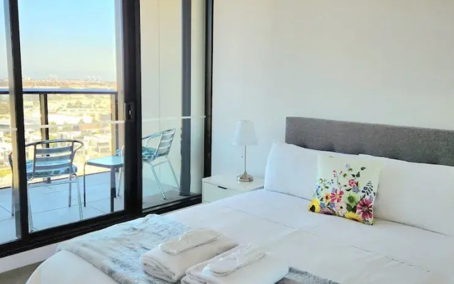 Wyndel Apartments Riverside on Collins