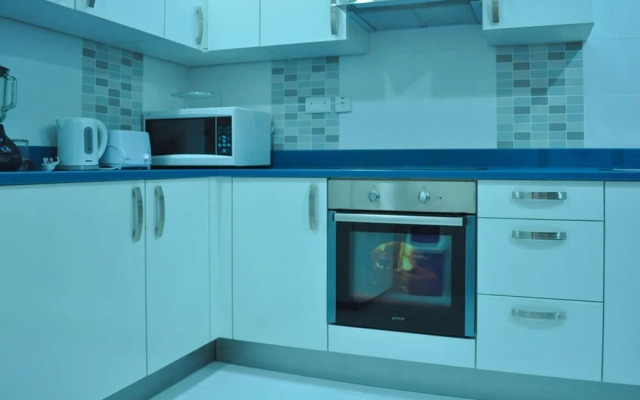 Golden Treasure Tower Family Apartment