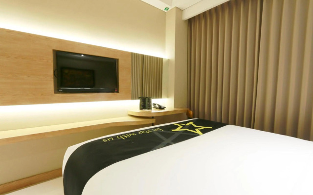 Yellow Star Hotel Gejayan