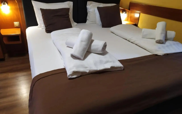 Relax Hotel Hévíznél