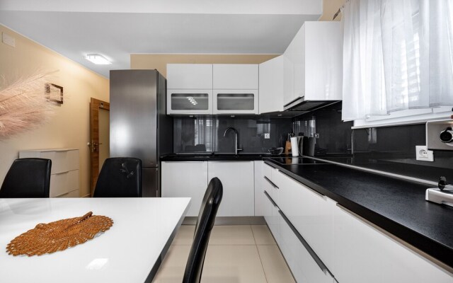 2 Bedroom Apartment Near Sibenik Krka Waterfalls