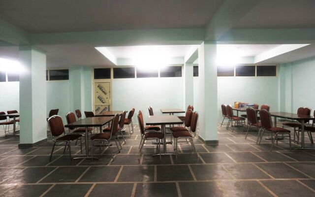 OYO 48551 Hotel Him Jyoti Gurgaon