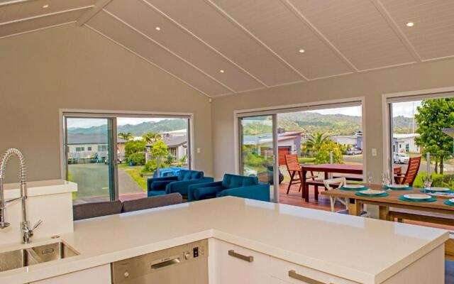 Tattletails Rest - Whitianga Holiday House
