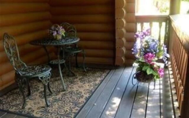 Plantation Oaks Inn
