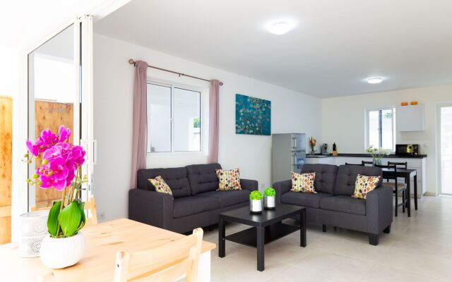 ☆ Charming, Convenient & Spacious 2BR Jan Thiel Apt ☆