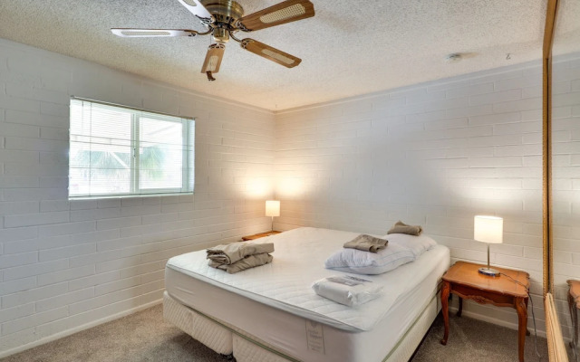 Riverfront Bullhead City Home w/ Mountain Views!