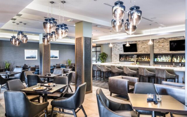 Holiday Inn & Suites Silicon Valley - Milpitas by IHG