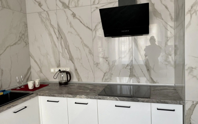 Лайнер на улице Максима Горького