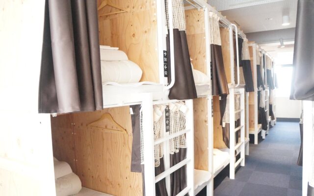 Hostel Enisia Namba