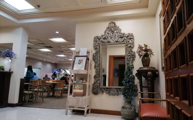 Residencial Inn & Suites 